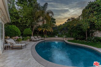 525 S Westgate Ave in Los Angeles, CA - Building Photo - Building Photo