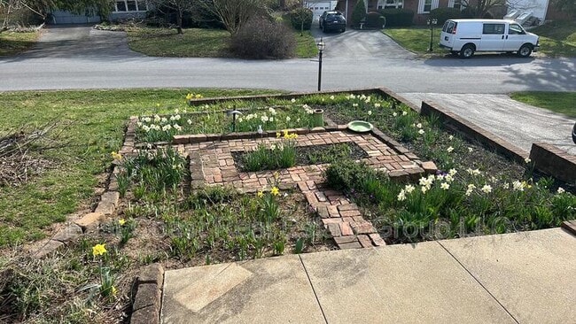 17712 Crest View Ave in Hagerstown, MD - Building Photo - Building Photo