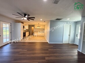 6101 Melody Ln in Watauga, TX - Building Photo - Building Photo