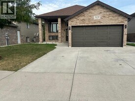 3130 Arpino Ave in Windsor, ON - Building Photo