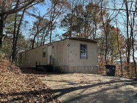 6704 Skyview Dr SE in Acworth, GA - Building Photo