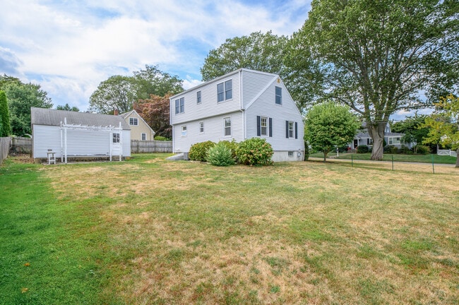 51 Fortuna Dr in Fairfield, CT - Building Photo - Building Photo