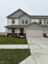 2884 Woods Edge Dr in Greenwood, IN - Building Photo