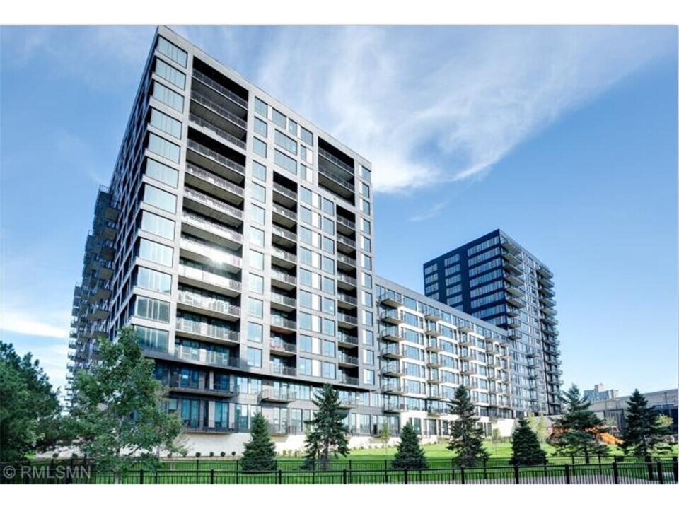1240 S 2nd St in Minneapolis, MN - Building Photo