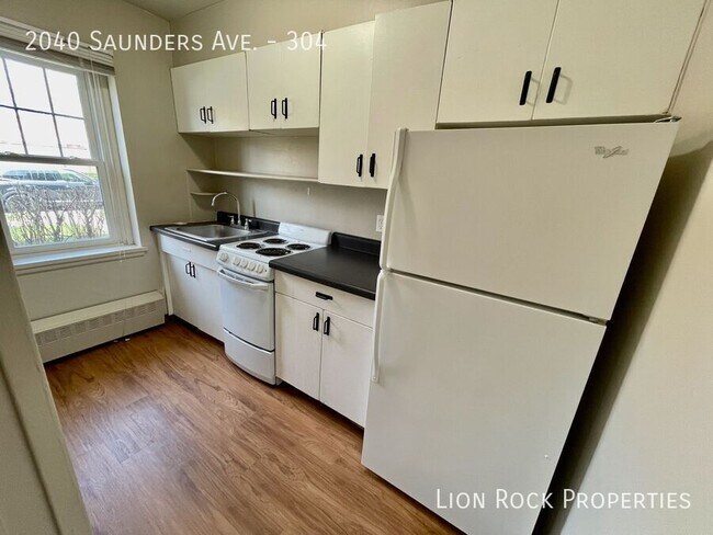 2040 W Saunders Ave in St. Paul, MN - Building Photo - Building Photo