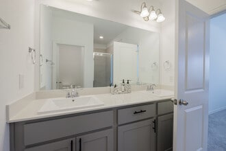 9916 Hennings St in Irving, TX - Building Photo - Building Photo
