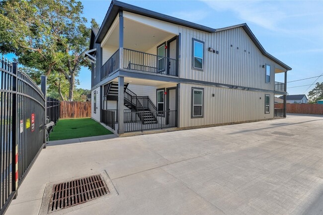 property at 2613 Delafield St