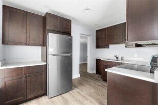 683 NW 21 St in Pompano Beach, FL - Building Photo