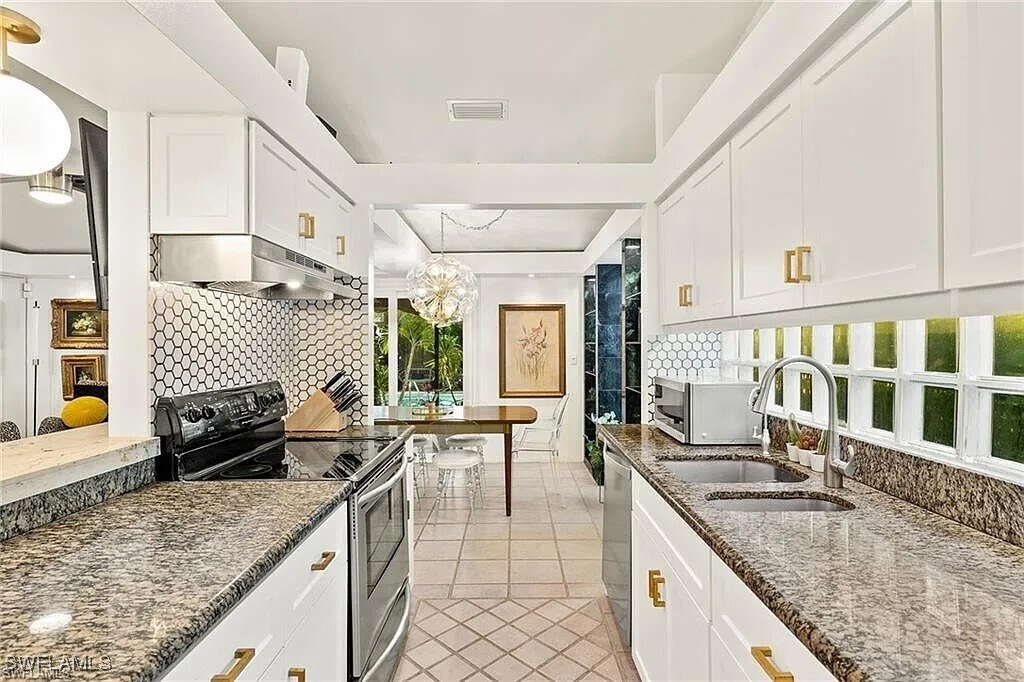 792 108th Ave N in Naples, FL - Building Photo