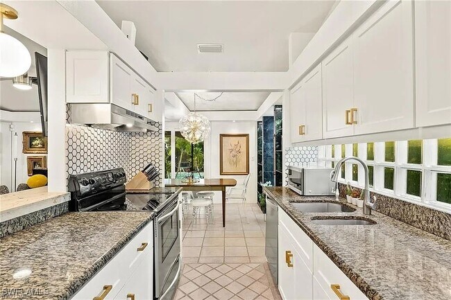 property at 792 108th Ave N