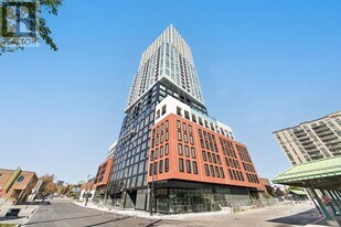 39 Mary St in Barrie, ON - Building Photo