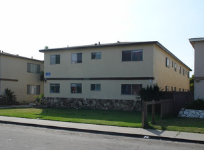 931 S Ventura Rd in Oxnard, CA - Foto de edificio - Building Photo