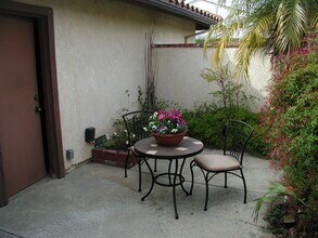 3620 Sunnyside Dr in Yorba Linda, CA - Foto de edificio - Building Photo