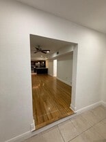 3669 NW 18th St, Unit A in Miami, FL - Building Photo