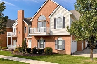 724 Olde English Cir, Unit 724 in Howell, MI - Foto de edificio - Building Photo
