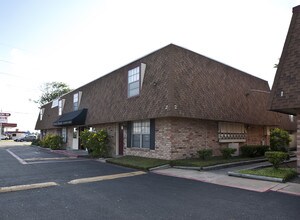 Christy Estates Apartment Homes in Corpus Christi, TX - Building Photo - Building Photo