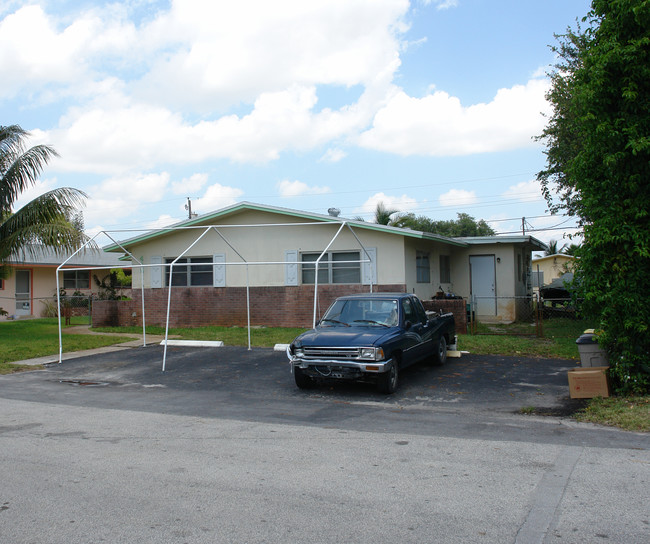 4151-4157 SW 23rd St in Fort Lauderdale, FL - Building Photo - Building Photo