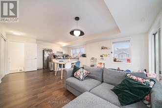 247 Zenith Private in Ottawa, ON - Building Photo - Building Photo