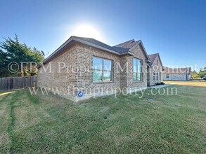 1904 Uhl Rd in Glenn Heights, TX - Building Photo - Building Photo