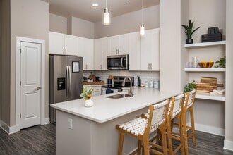 Abberly Royal Creek Apartment Homes in Raleigh, NC - Foto de edificio - Building Photo