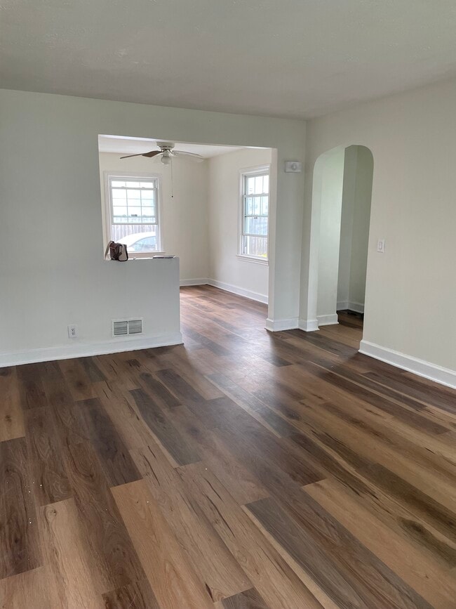 1023 W Ridge Rd in Rochester, NY - Building Photo - Building Photo