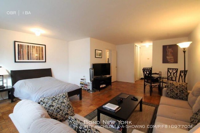 240 E 35th St-Unit -2C in New York, NY - Building Photo - Building Photo