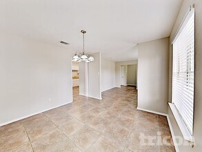 11451 Stoughton Dr in Houston, TX - Foto de edificio - Building Photo