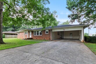 1600 Iris St in Athens, AL - Building Photo - Building Photo