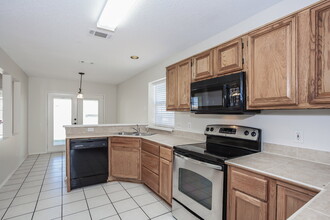 2636 Country Creek Ln in Fort Worth, TX - Foto de edificio - Building Photo