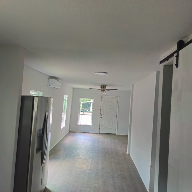 2826 Alaska Ave in Dallas, TX - Building Photo - Building Photo