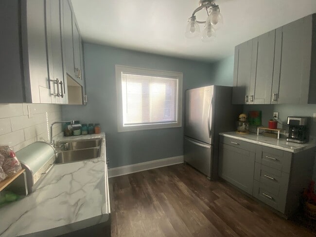 property at 3619 N Morris Blvd