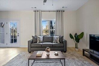 3319 Old Hickory Blvd in Nashville, TN - Foto de edificio - Building Photo