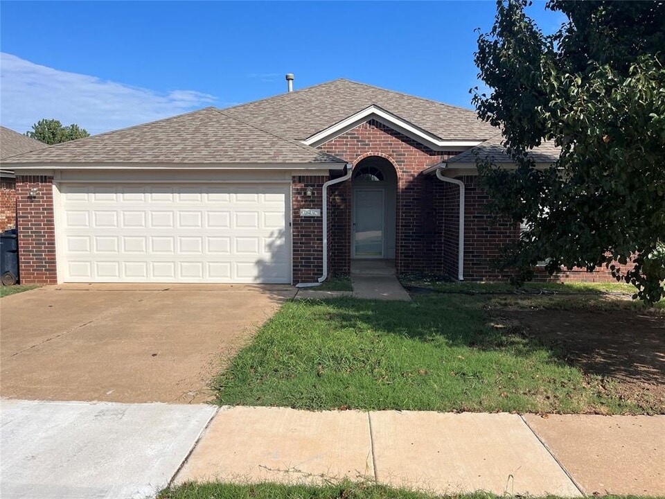 16304 Everglade Ln in Oklahoma City, OK - Building Photo