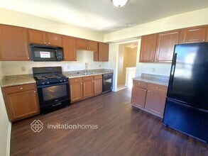 2261 Bittersweet Ct in Aurora, IL - Foto de edificio - Building Photo