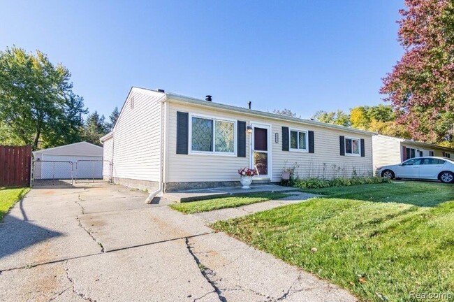 2202 Isabell Ave in Troy, MI - Foto de edificio - Building Photo