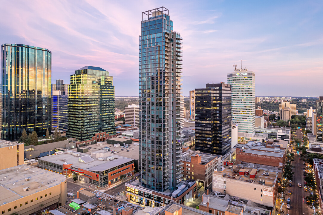 Encore Condominiums in Edmonton, AB - Building Photo