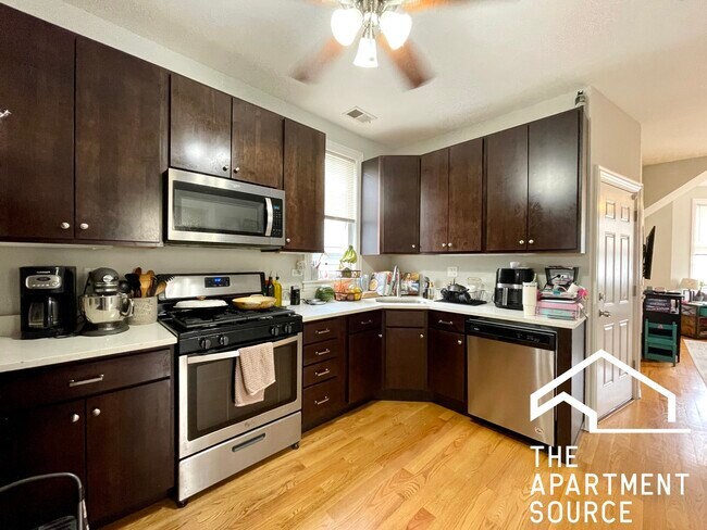 3611 W Wolfram St in Chicago, IL - Building Photo - Building Photo