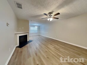 3869 Alderwoods Dr in Jonesboro, GA - Building Photo - Building Photo