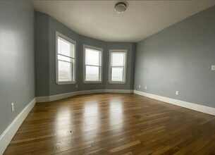 287 Hancock St, Unit 2 in Boston, MA - Building Photo - Building Photo