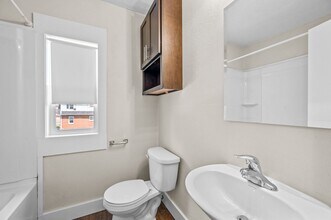 714 S Thomas Ave-Unit -714 S. Thomas Ave Unt A in Springfield, MO - Foto de edificio - Building Photo