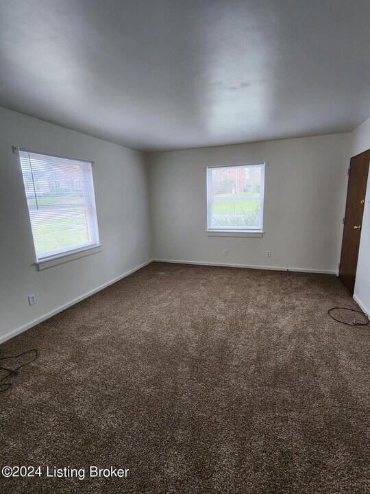 1039 Parkway Dr, Unit 2 in Louisville, KY - Building Photo