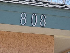 808 S Elgin Ave in Portales, NM - Building Photo - Building Photo