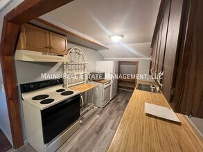 845 Hudson Rd in Glenburn, ME - Building Photo - Building Photo