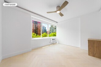 392 Central Prk W in New York, NY - Building Photo - Building Photo