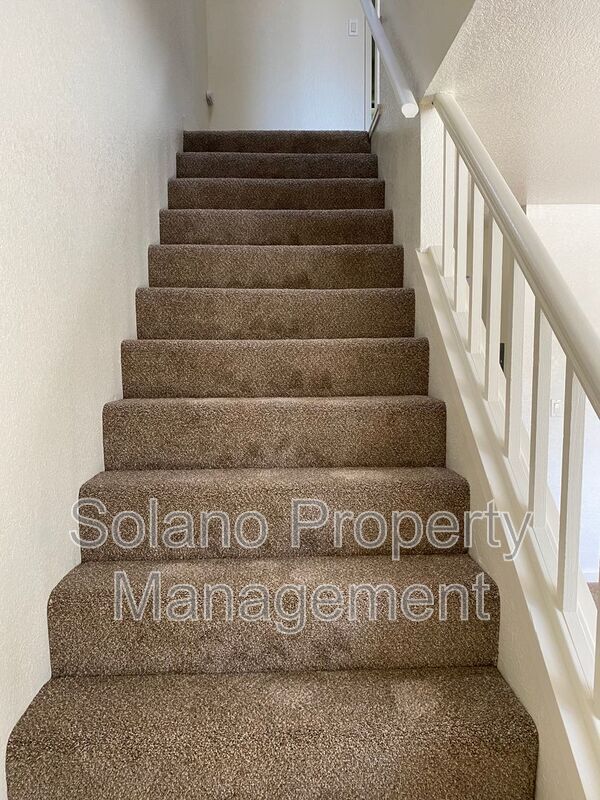 516 Pacific Ave in Fairfield, CA - Building Photo - Building Photo