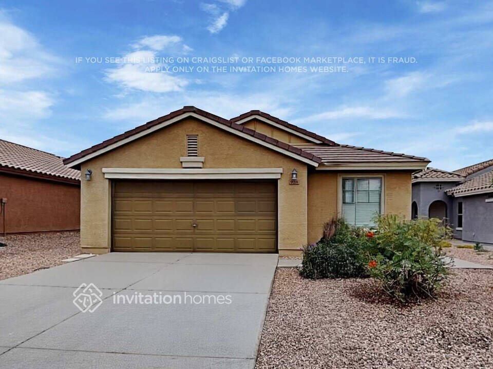 928 W Desert Canyon Dr in San Tan Valley, AZ - Building Photo