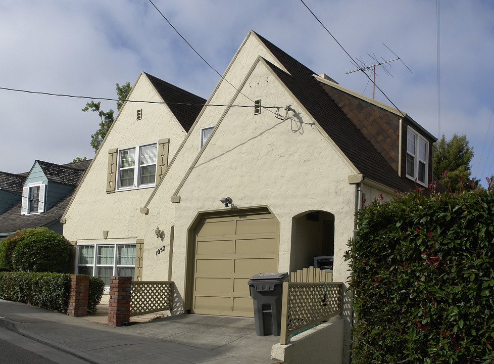 1057 Norwood Ave in Oakland, CA - Building Photo