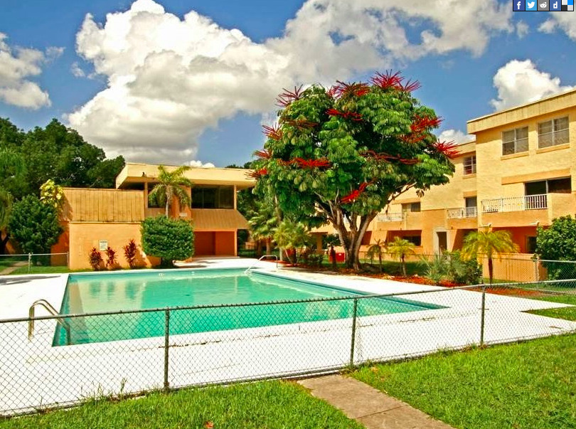 Treetop Apartments in Miami, FL - Building Photo