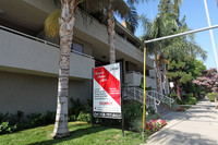 Carmel Palms Apartments in Tarzana, CA - Building Photo - Building Photo