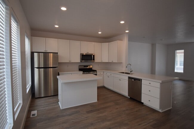 4727 Hillhouse Cv in Murray, UT - Building Photo - Building Photo